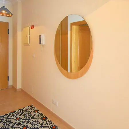 Perfect Downtown With Garage *