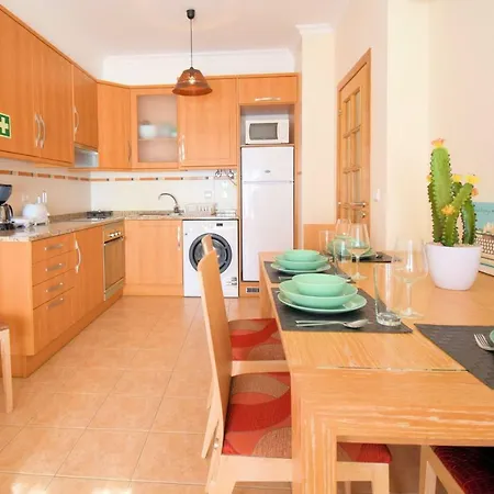 Perfect Downtown With Garage * Albufeira
