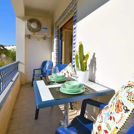 Perfect Downtown With Garage Apartment *
